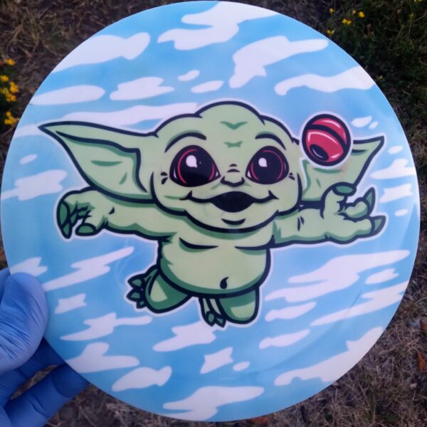 014901.01 Baby Yoda Fly