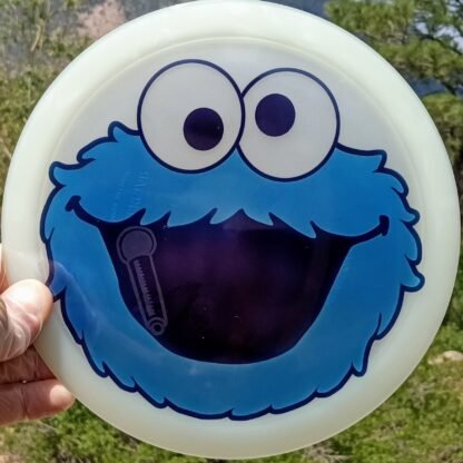 047903.06 Glow Rockstar Cookie Monster 3